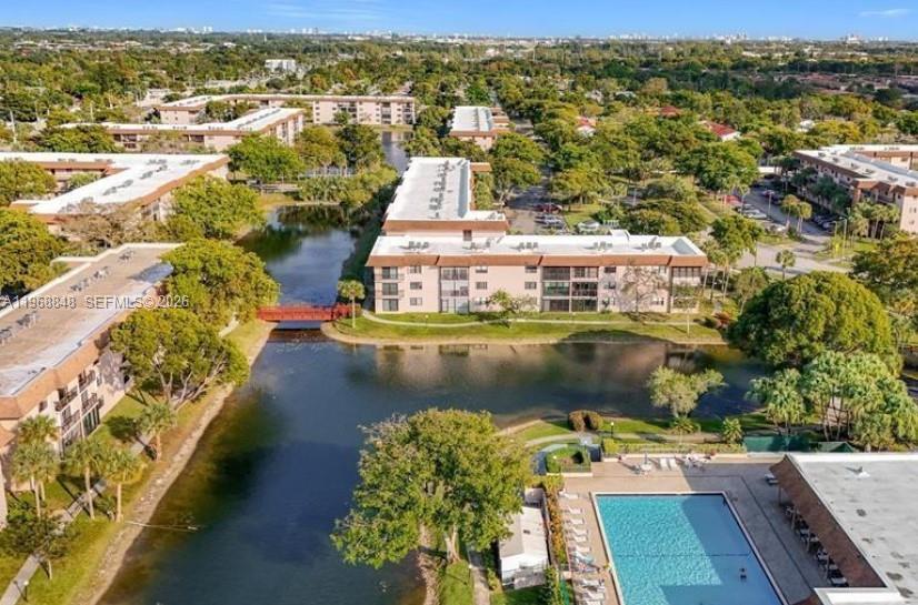 LAKES OF CARRIAGE HILLS - Residential