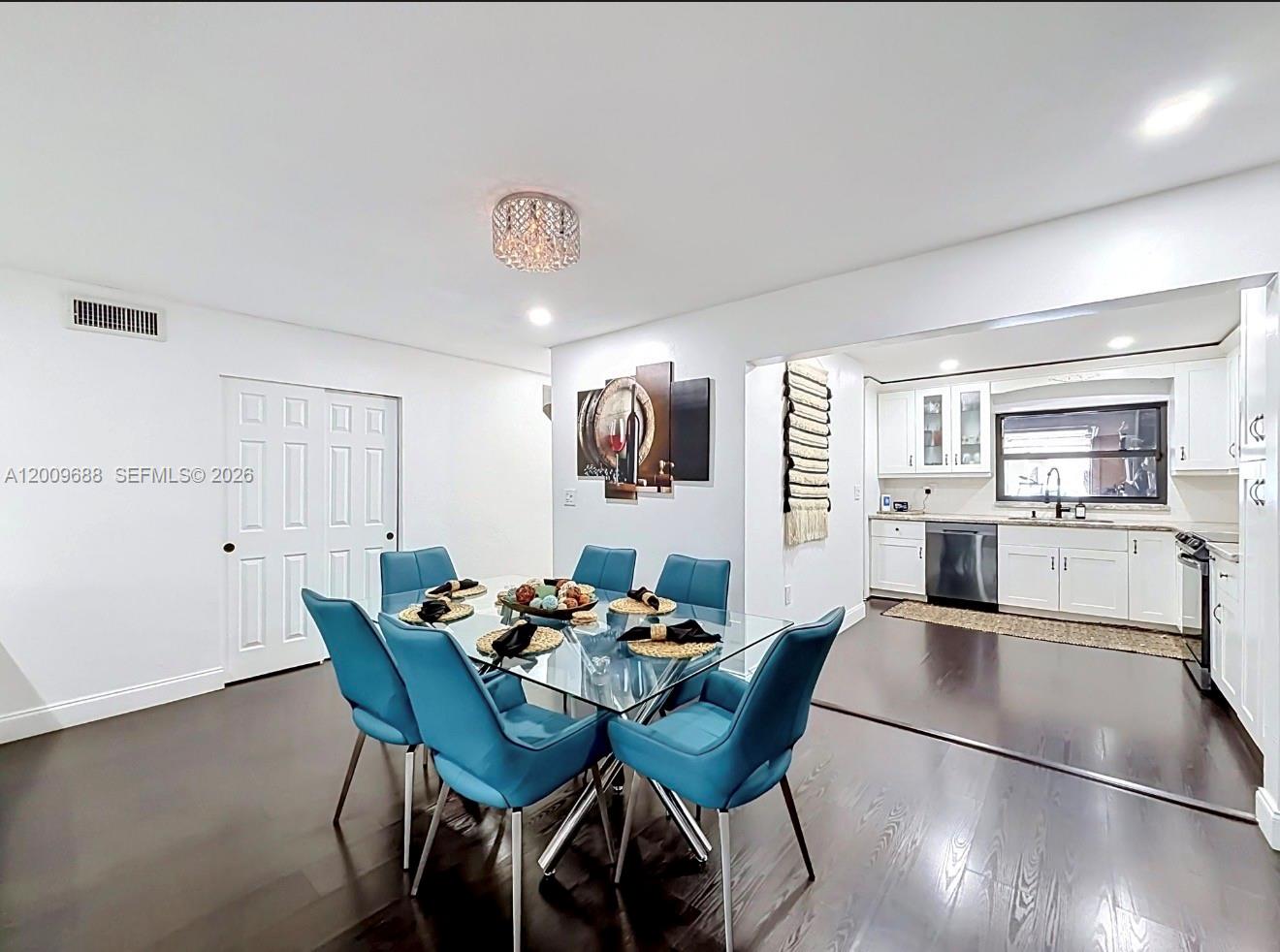 VILLAS OF SAINT LAURENT C - Residential