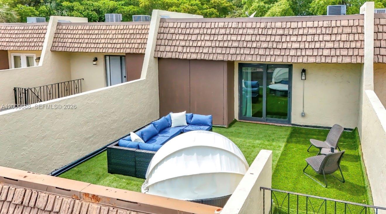 VILLAS OF SAINT LAURENT C - Residential