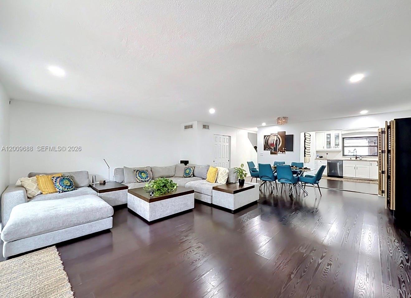 VILLAS OF SAINT LAURENT C - Residential