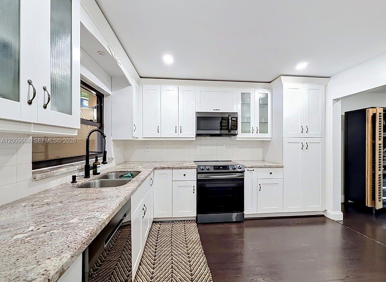 VILLAS OF SAINT LAURENT C - Residential