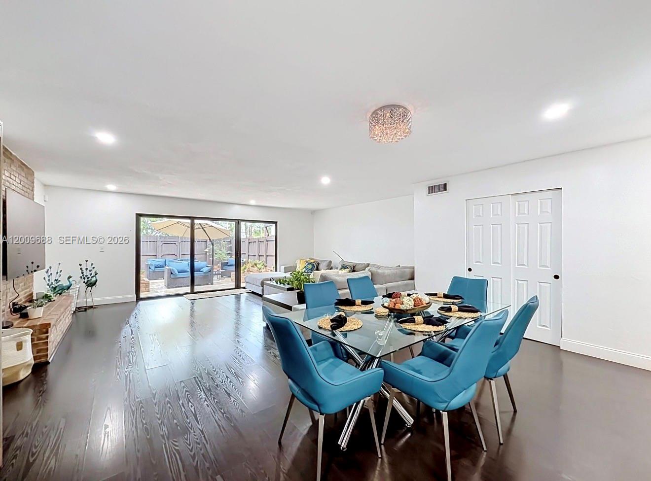 VILLAS OF SAINT LAURENT C - Residential