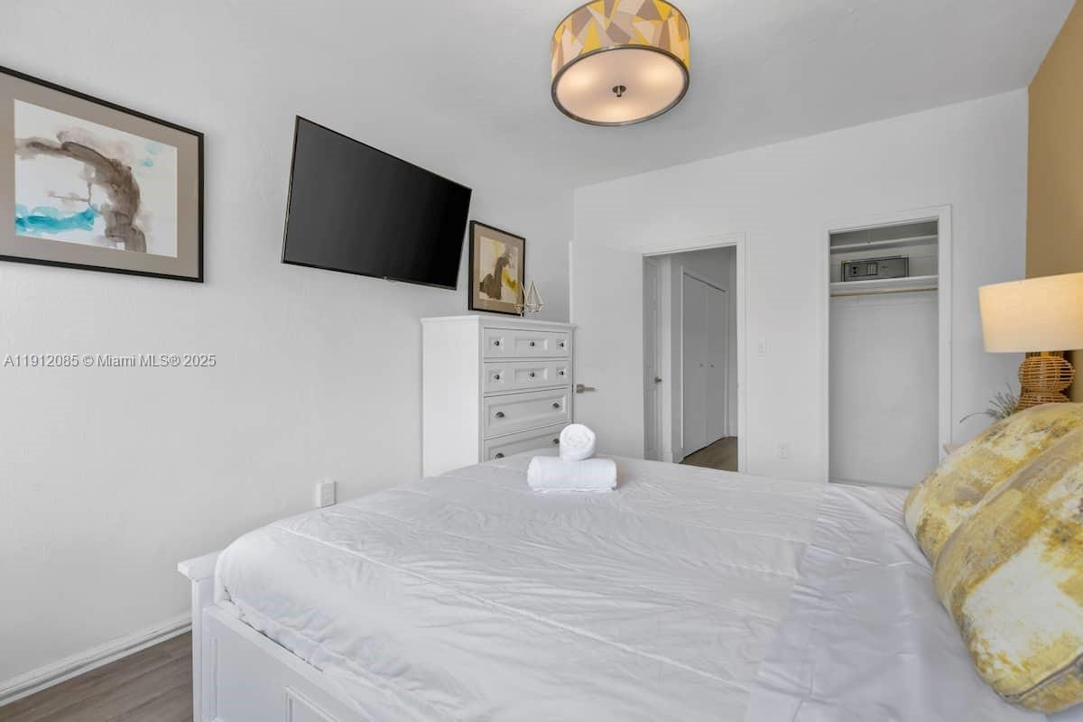 BEACH BAY SUB - Residential Lease