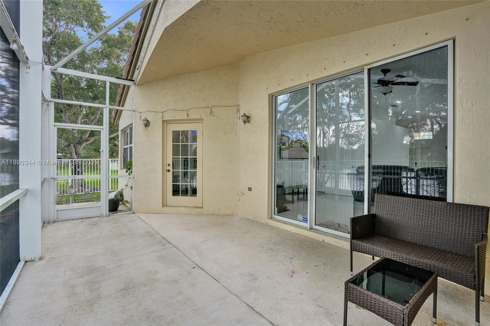 SAPPHIRE SHORES-SAPPHIRE - Residential Lease