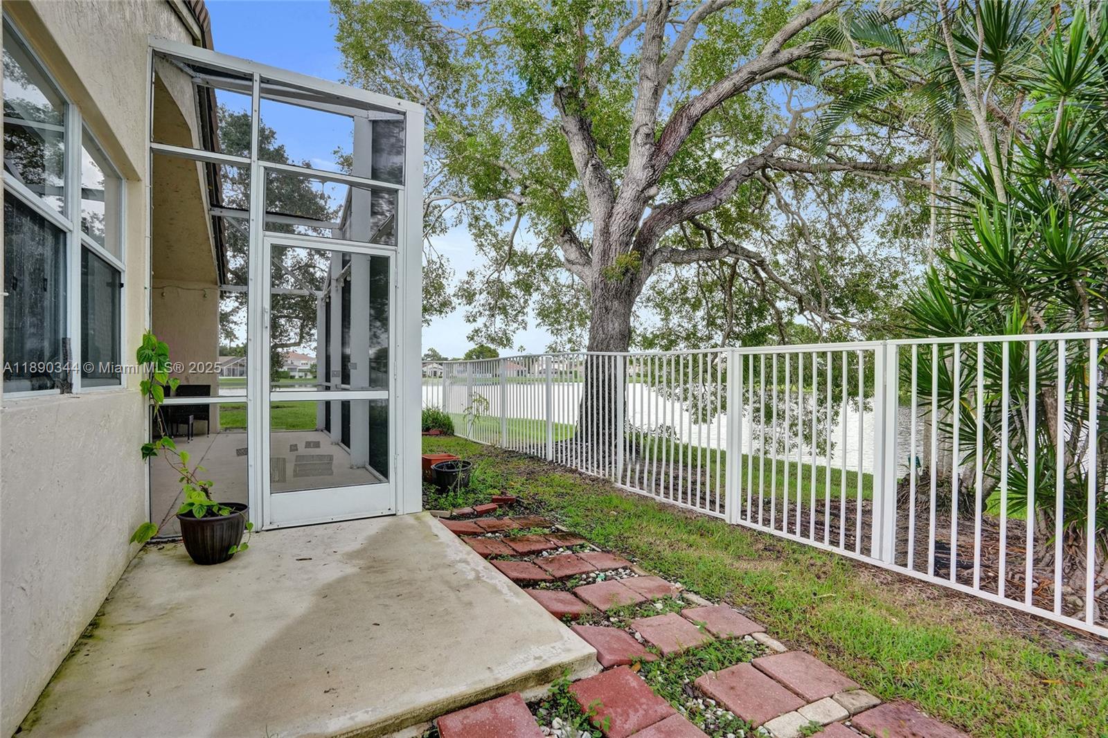 SAPPHIRE SHORES-SAPPHIRE - Residential Lease