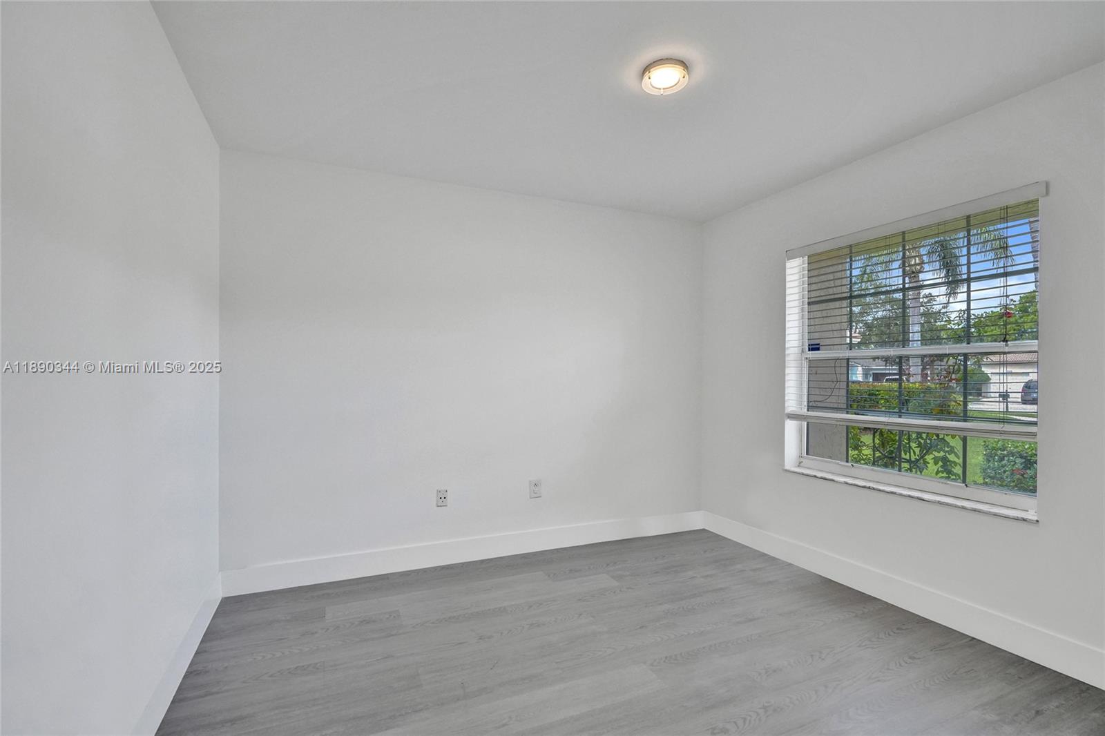 SAPPHIRE SHORES-SAPPHIRE - Residential Lease