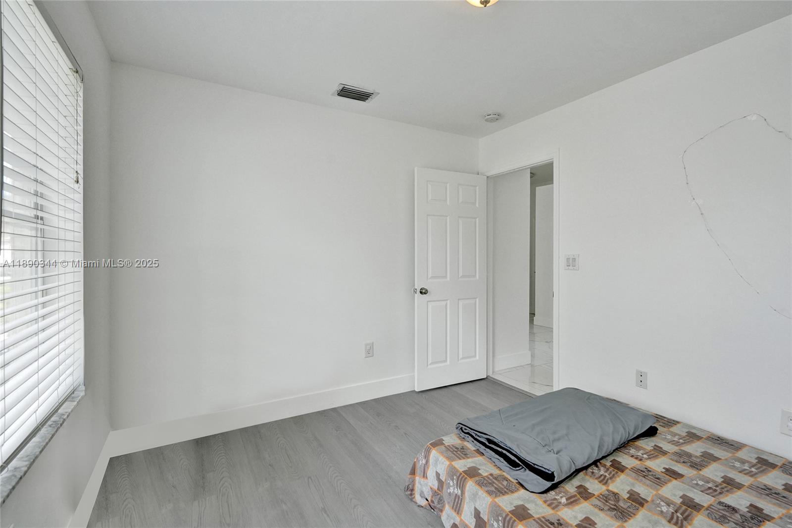 SAPPHIRE SHORES-SAPPHIRE - Residential Lease