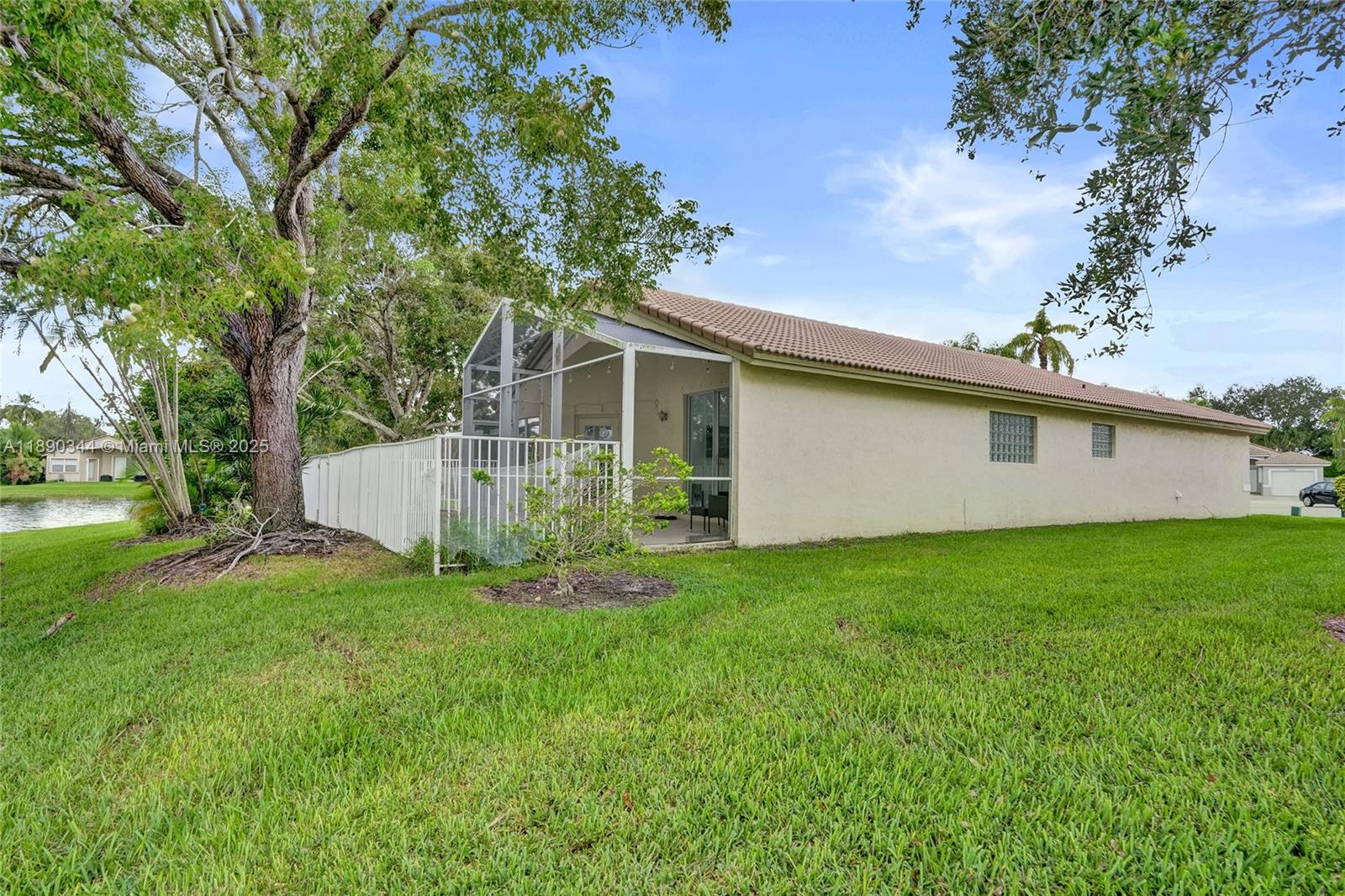 SAPPHIRE SHORES-SAPPHIRE - Residential Lease