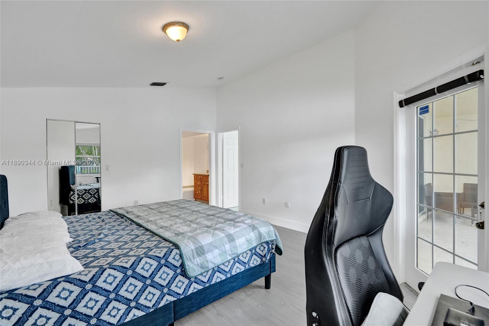SAPPHIRE SHORES-SAPPHIRE - Residential Lease