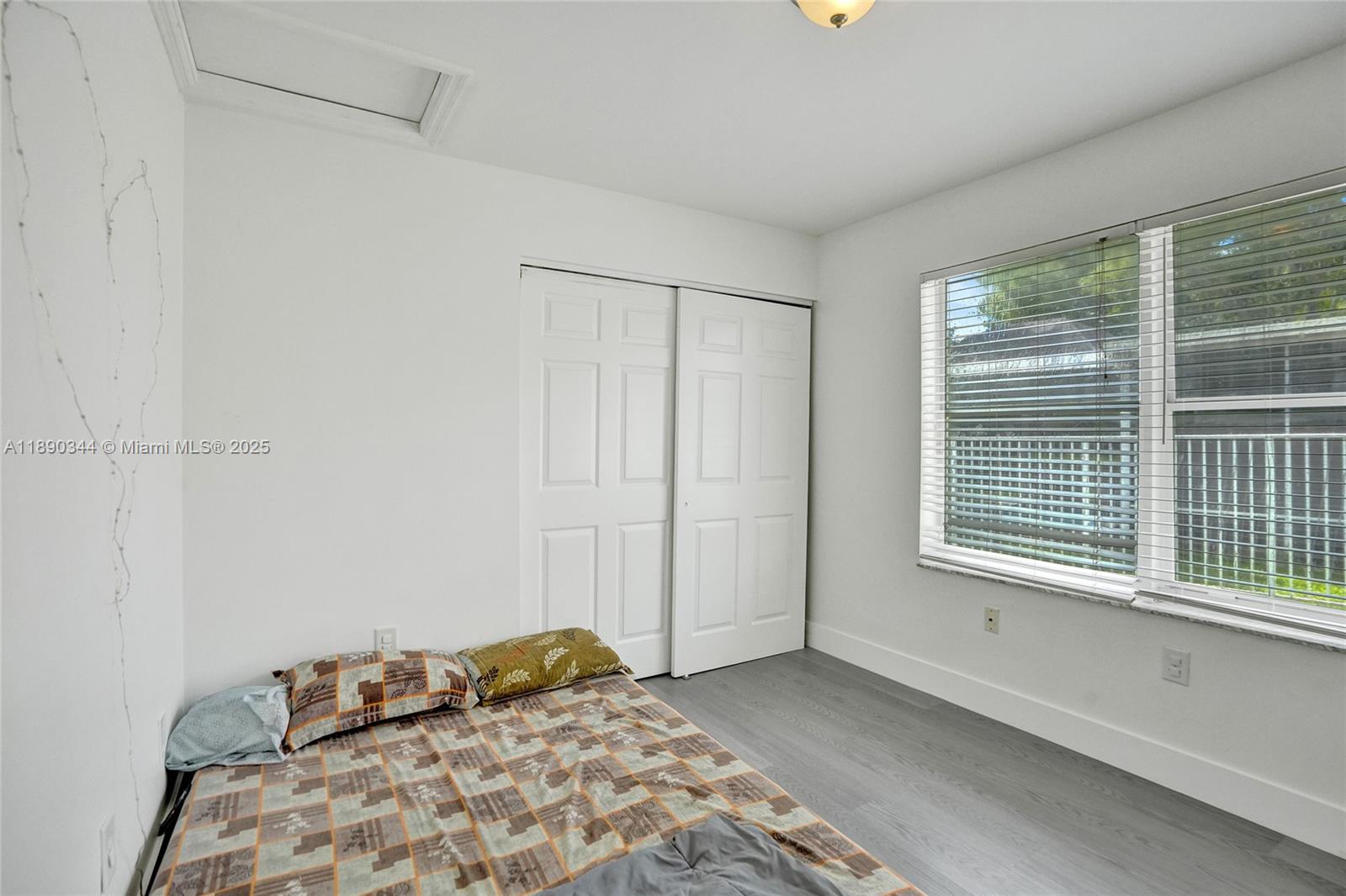 SAPPHIRE SHORES-SAPPHIRE - Residential Lease