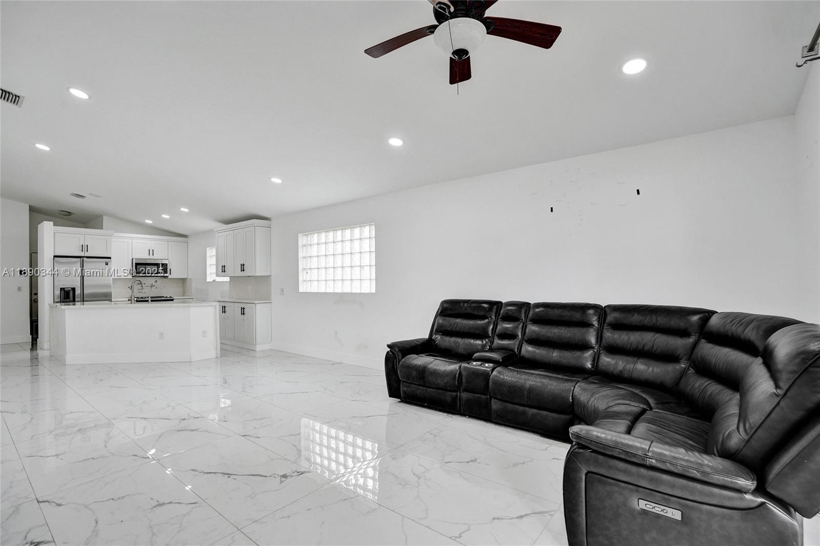 SAPPHIRE SHORES-SAPPHIRE - Residential Lease