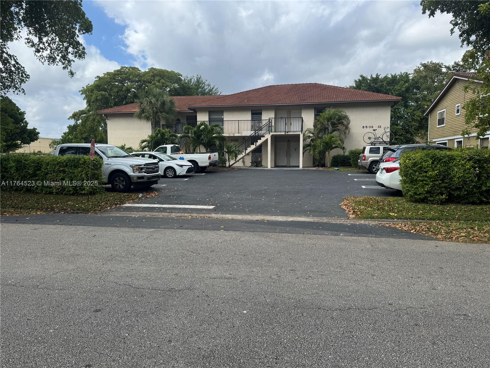 3502 Nw 114th Ln 1-6, Coral Springs, Broward County, Florida - 2 Bedrooms  
2 Bathrooms - 