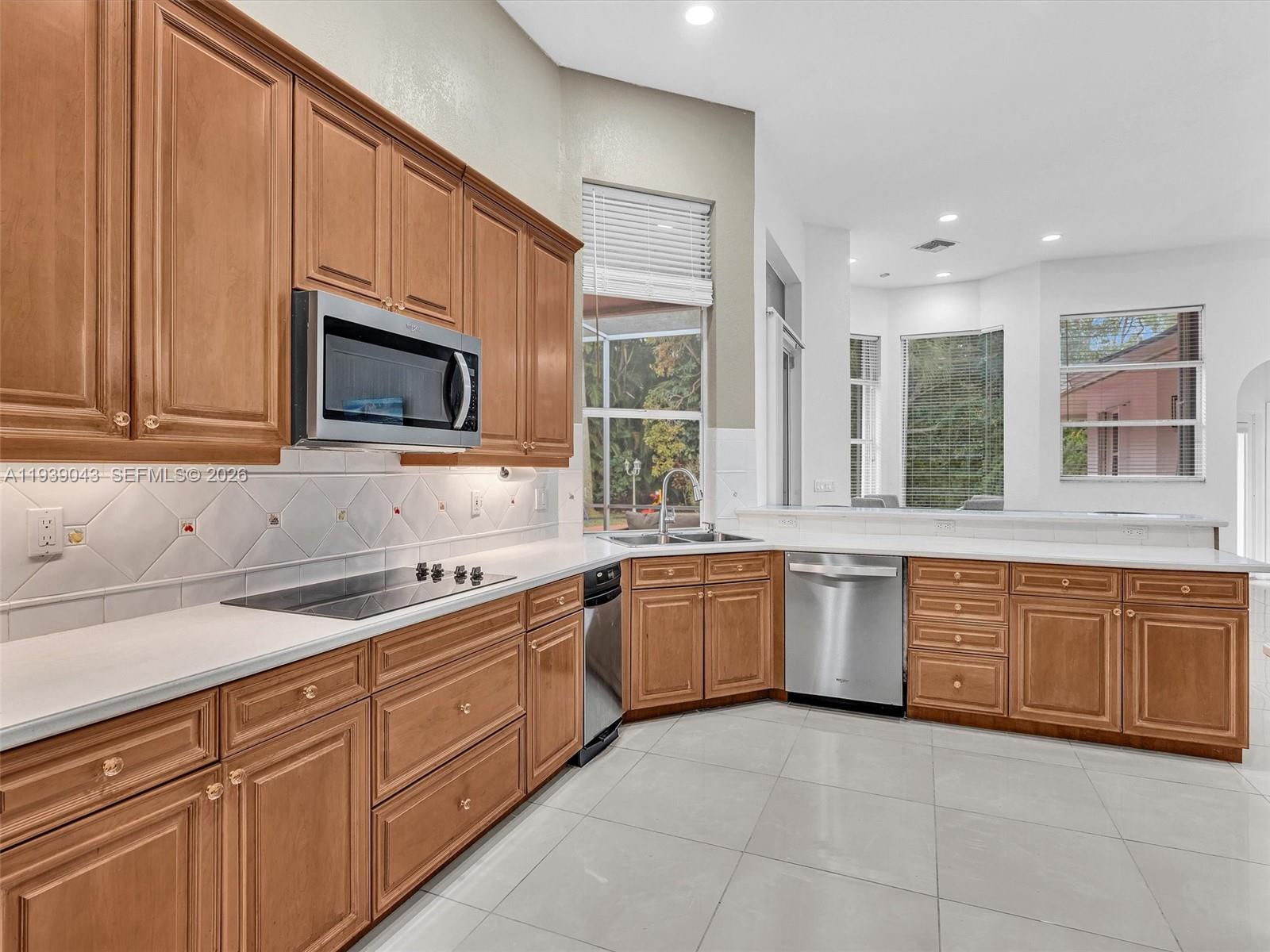 FEATHERTREE - Residential