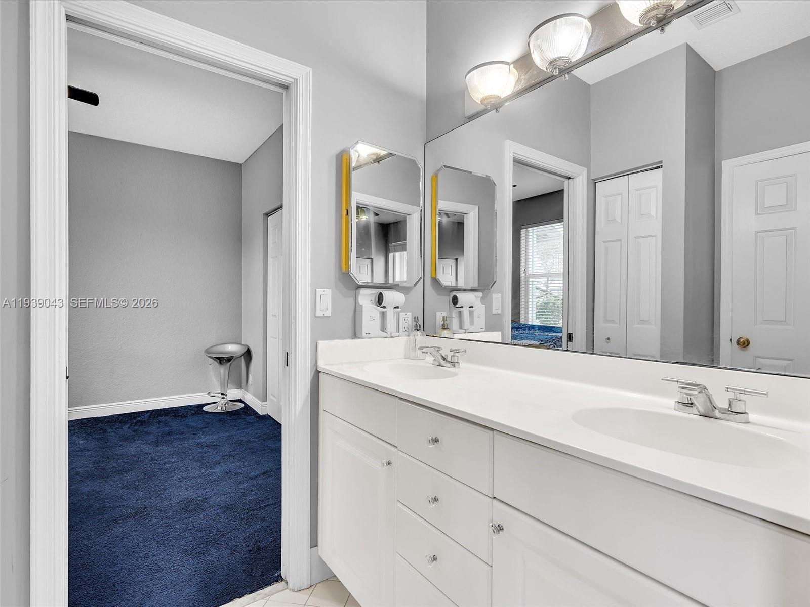 FEATHERTREE - Residential