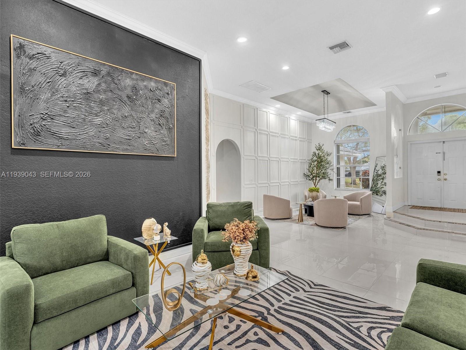 FEATHERTREE - Residential