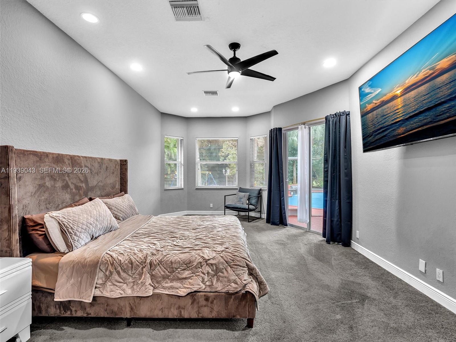 FEATHERTREE - Residential