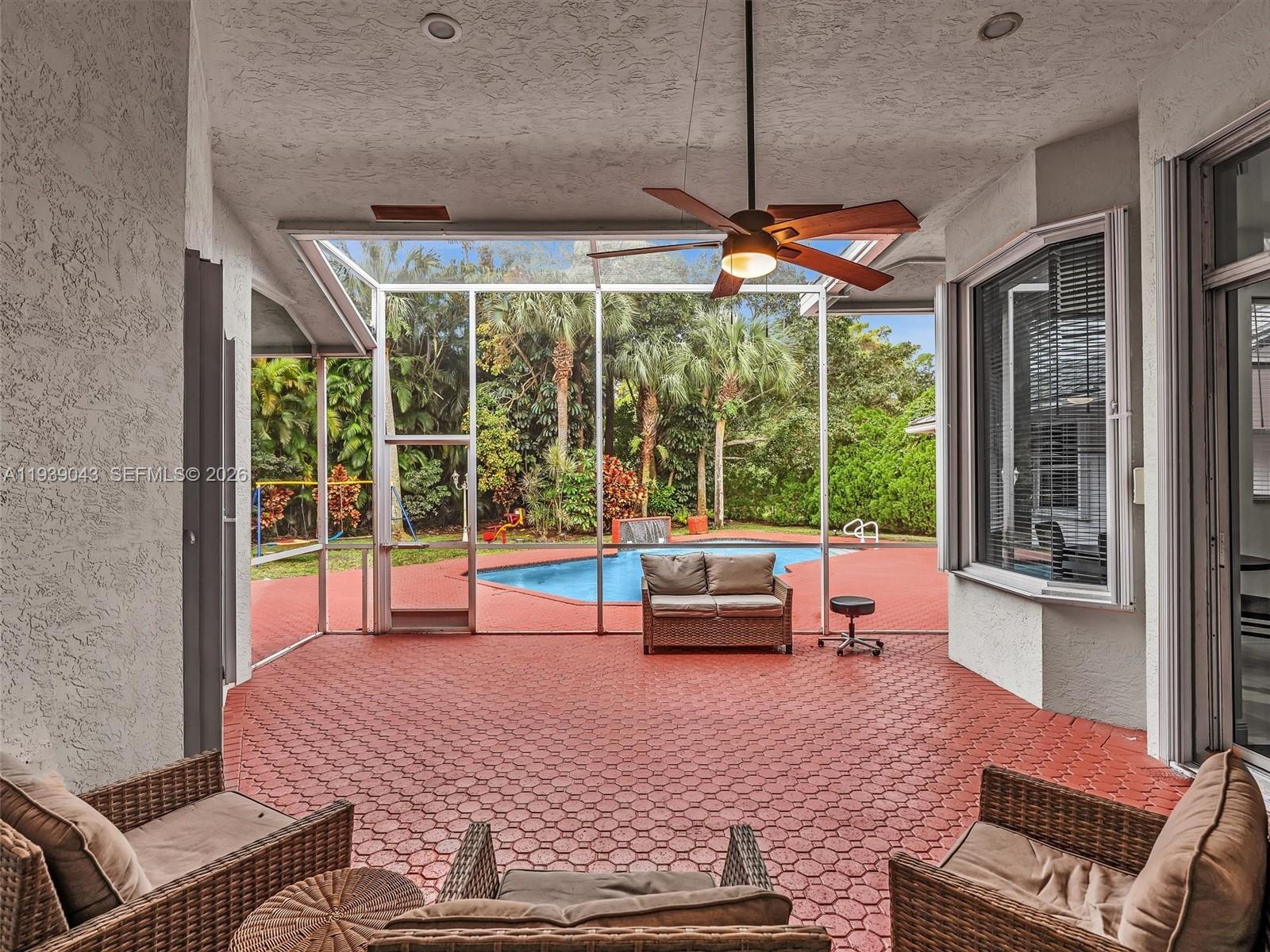 FEATHERTREE - Residential