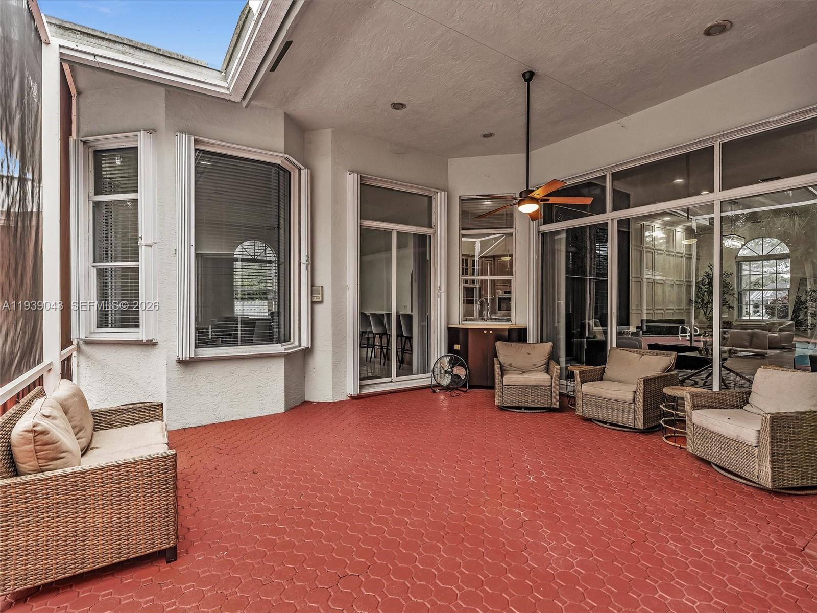 FEATHERTREE - Residential