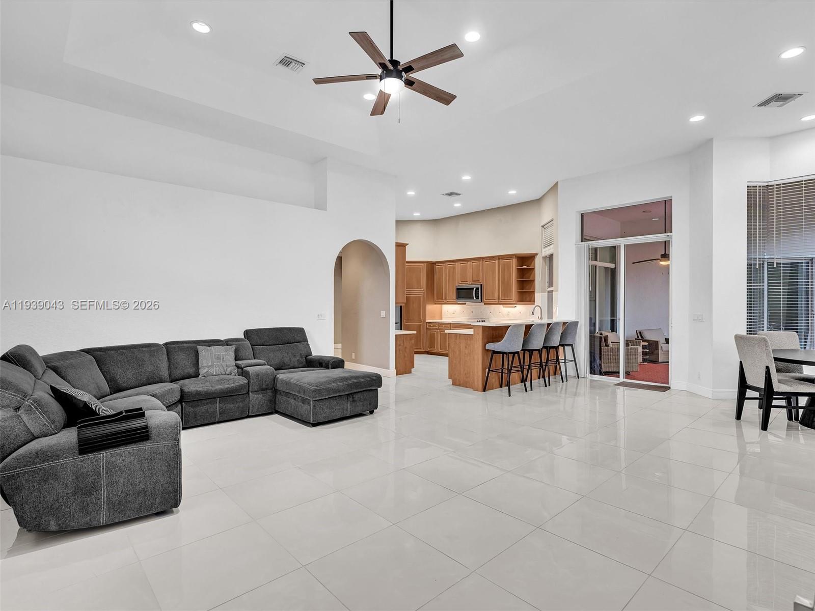 FEATHERTREE - Residential