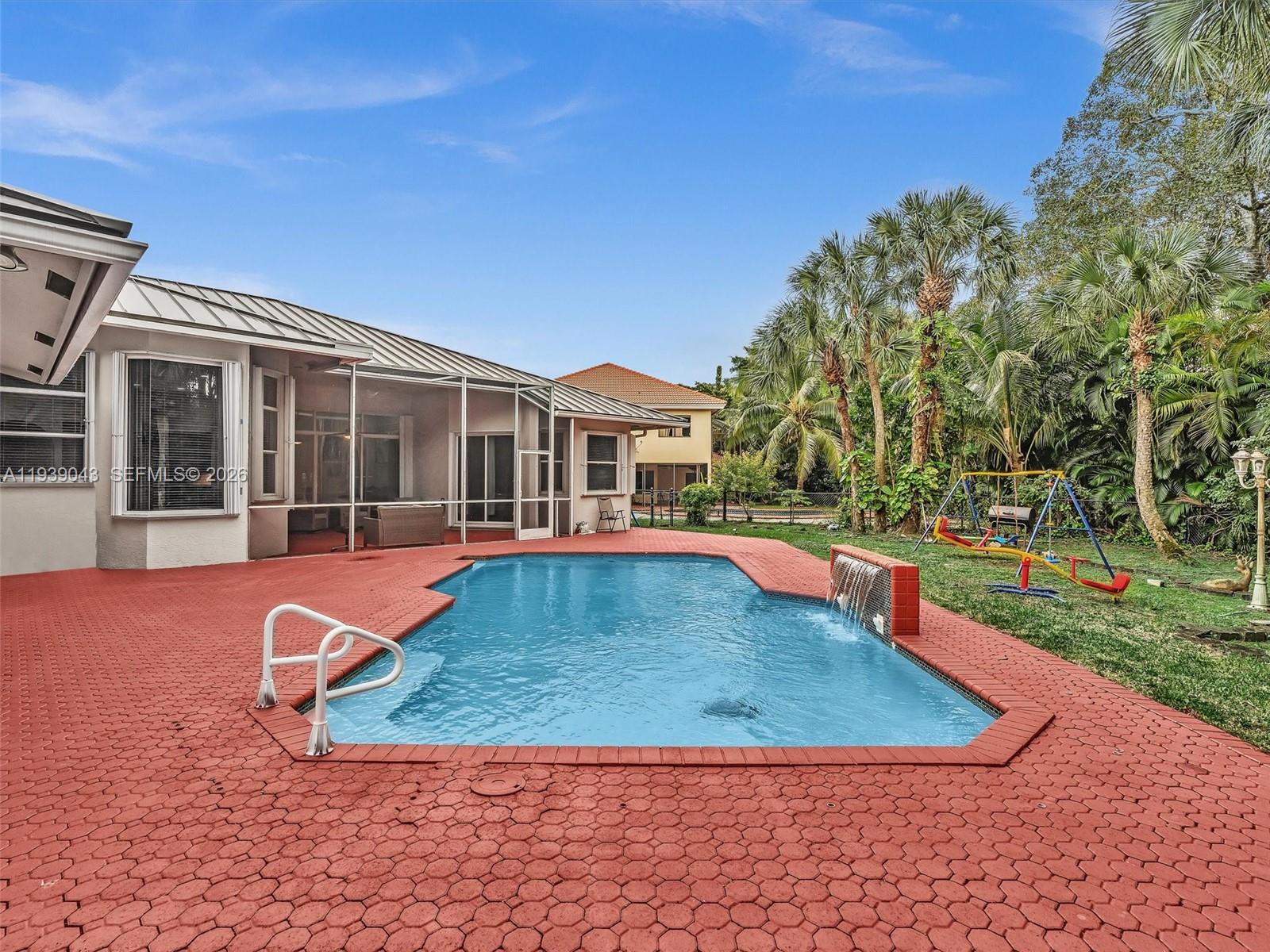 FEATHERTREE - Residential