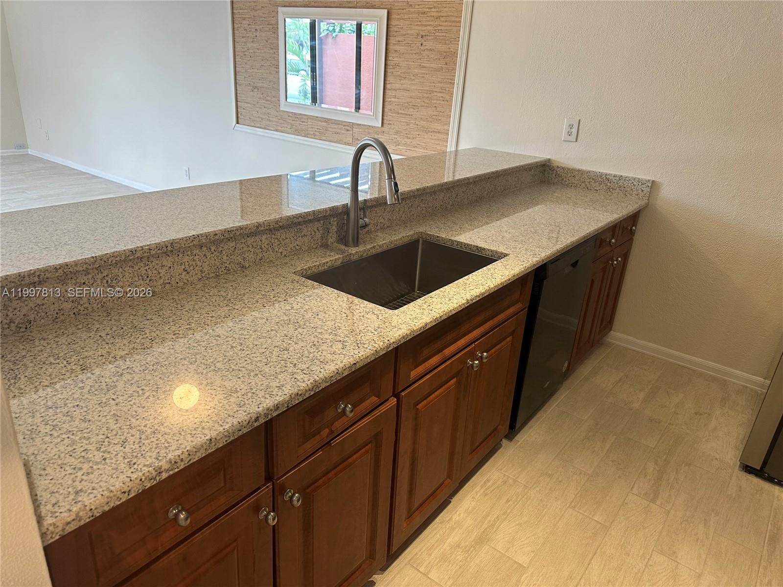 EVERGLADES SUGAR & LAND C - Residential Lease