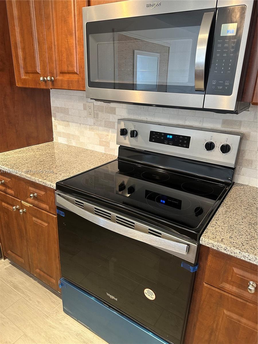 EVERGLADES SUGAR & LAND C - Residential Lease