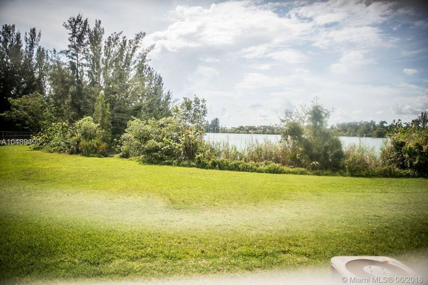 First floor unit on the lake. Cozy condo in Naranja Lakes gated community.
Fresh paint and carpet on the inside. =) Call/text Tracey to show.