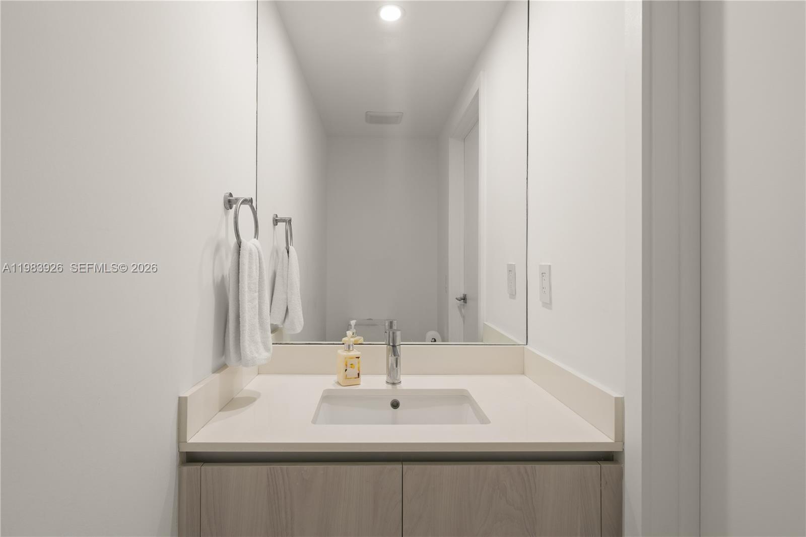 ONE PARAISO CONDO - Residential