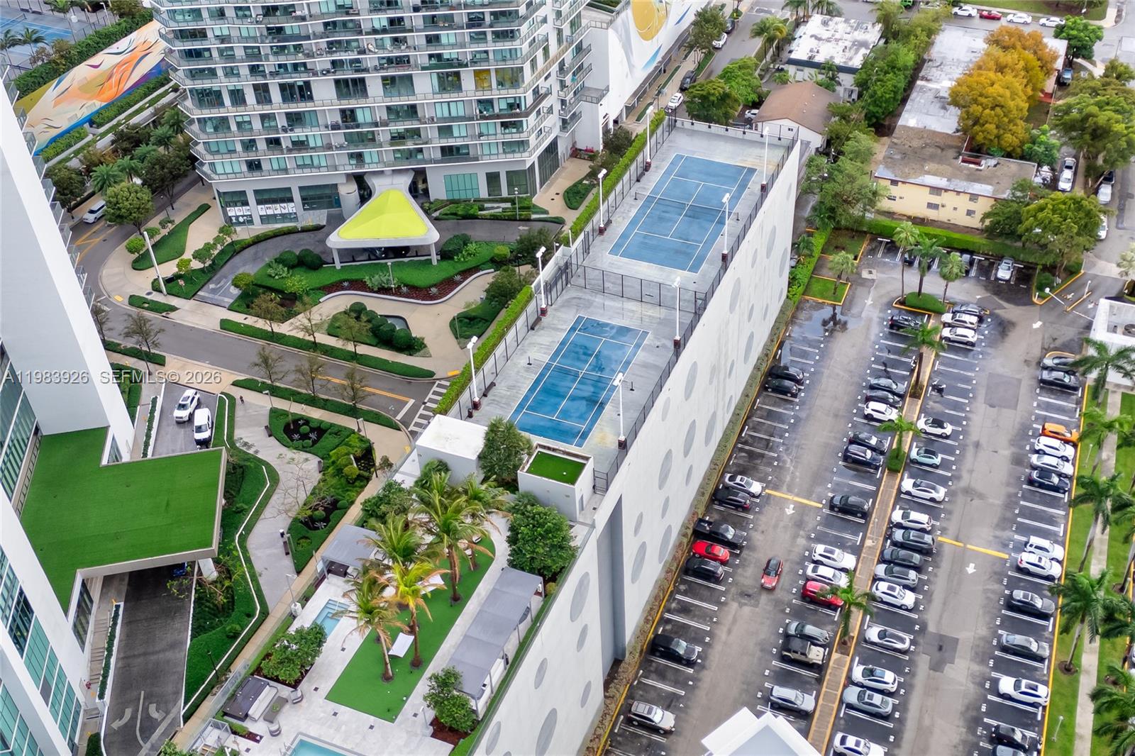 ONE PARAISO CONDO - Residential