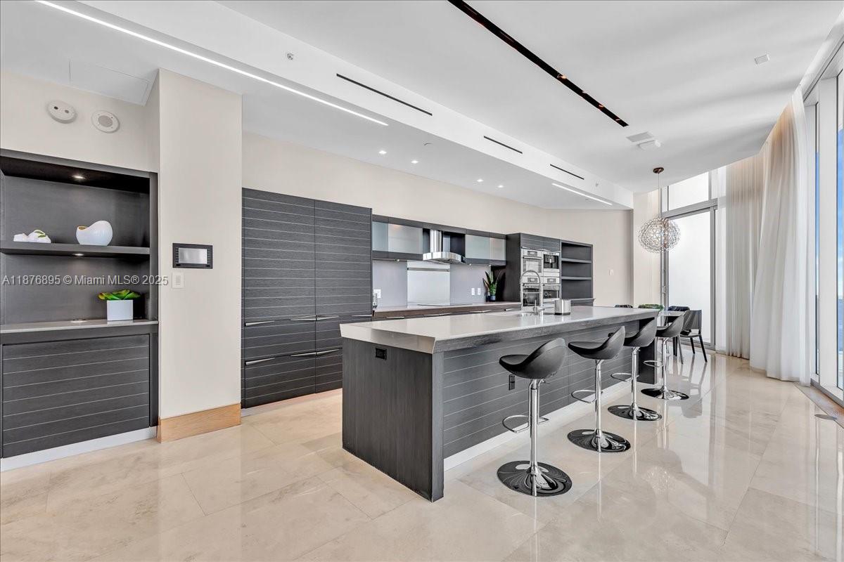 EPIC CONDO - Residential Lease