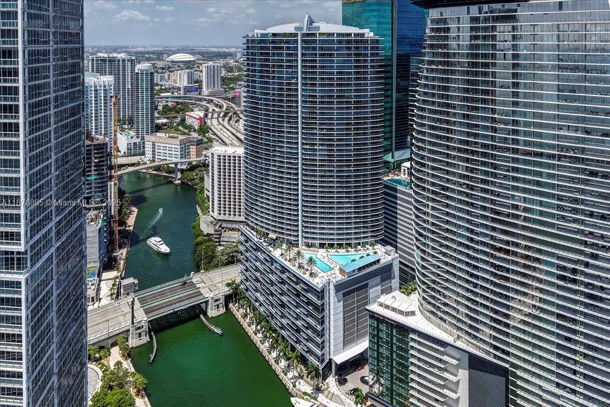 EPIC CONDO - Residential Lease