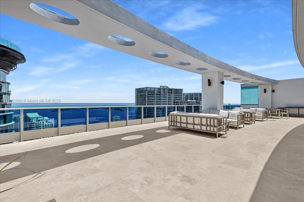 EPIC CONDO - Residential Lease