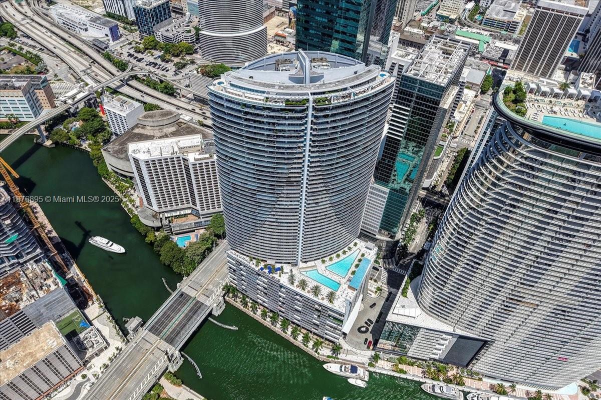 EPIC CONDO - Residential Lease