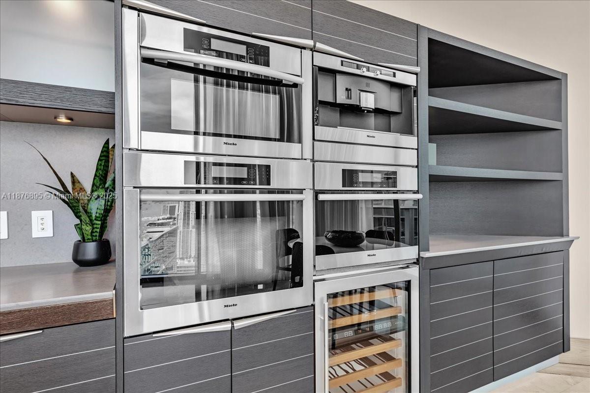 EPIC CONDO - Residential Lease