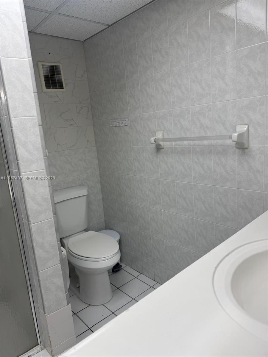 SAMARI LAKE EAST CONDO - Residential