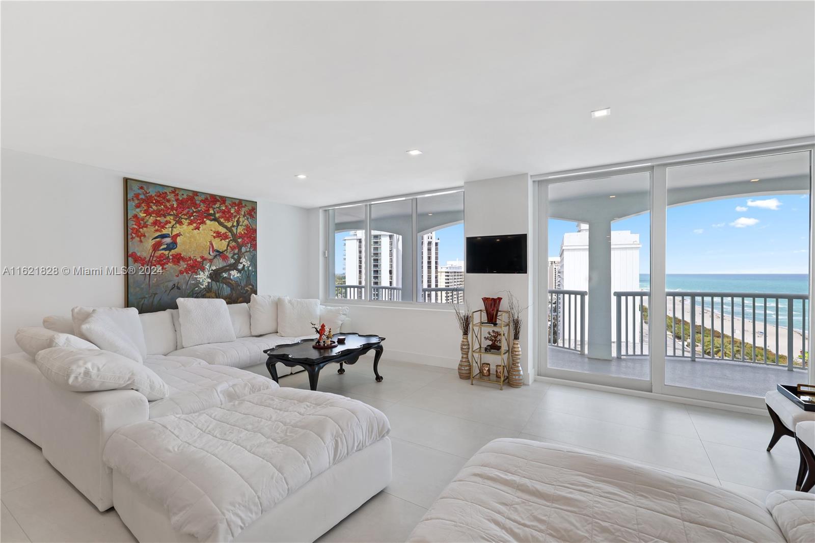 THE CARRIAGE HOUSE CONDO - Residential Lease