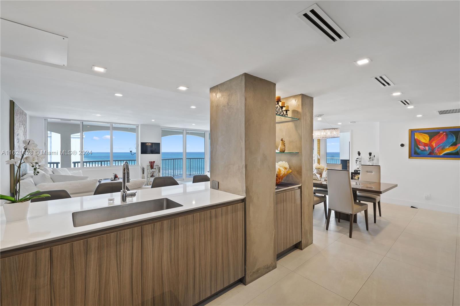 THE CARRIAGE HOUSE CONDO - Residential Lease
