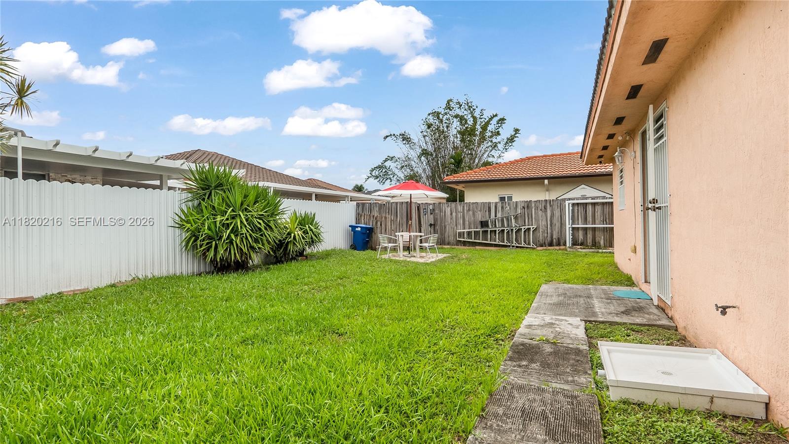 ROYALTON SUB - Residential