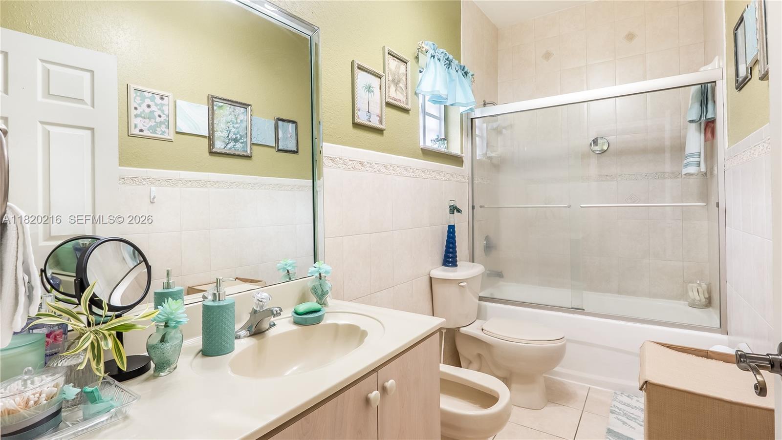 ROYALTON SUB - Residential