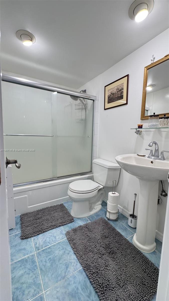 VICTORIA PARK TOWER CONDO - Residential Lease