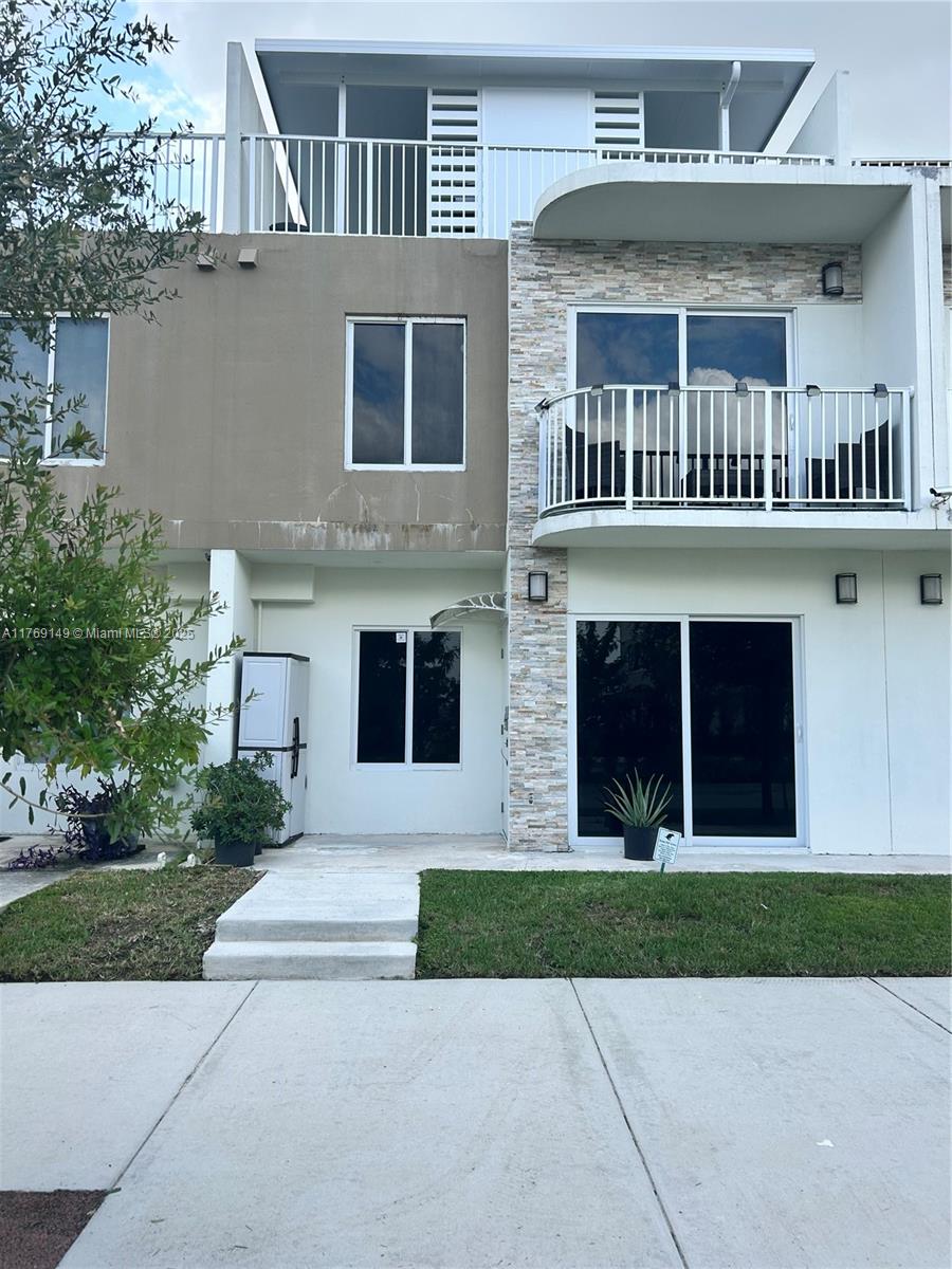 25888 Sw 139th Path, Homestead, Miami-Dade County, Florida - 3 Bedrooms  
3 Bathrooms - 