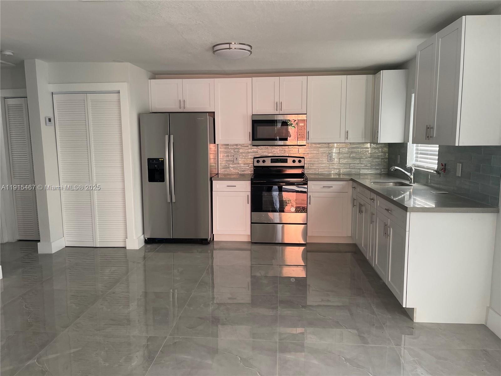 CORAL SPRINGS SUB NO 1 - Residential Lease