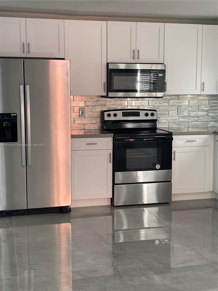 CORAL SPRINGS SUB NO 1 - Residential Lease