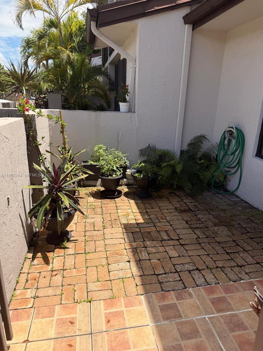 VILLAS OF AMBERWOOD CONDO - Residential