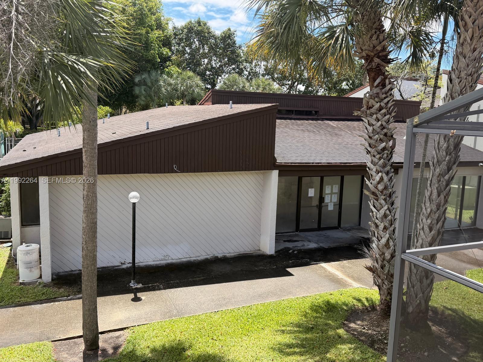 VILLAS OF AMBERWOOD CONDO - Residential