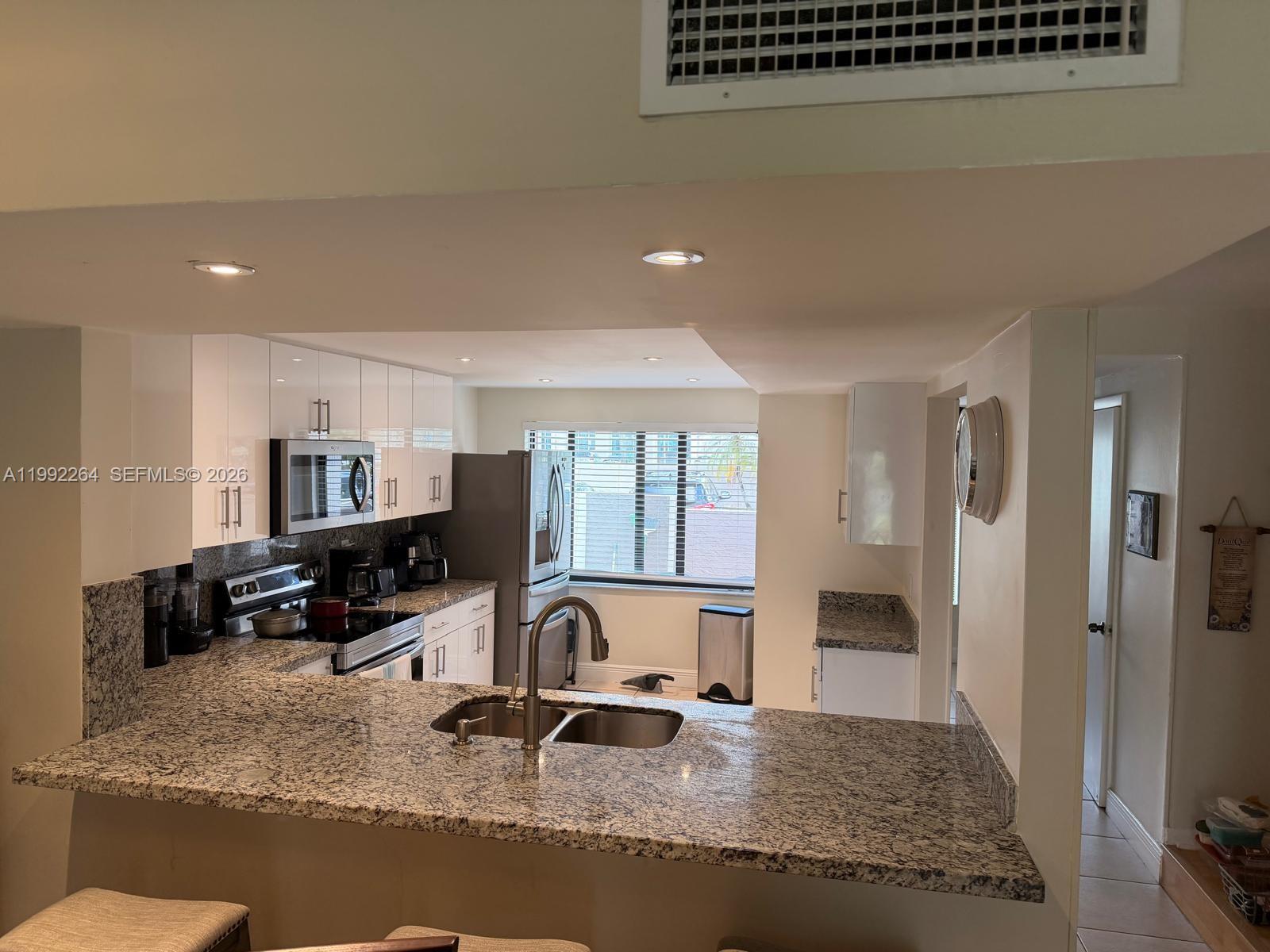VILLAS OF AMBERWOOD CONDO - Residential