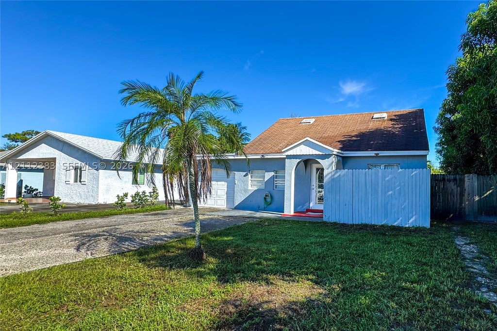 Photo of 5319 Lake Blvd, Delray Beach, FL 33484 (MLS # A12112383)
