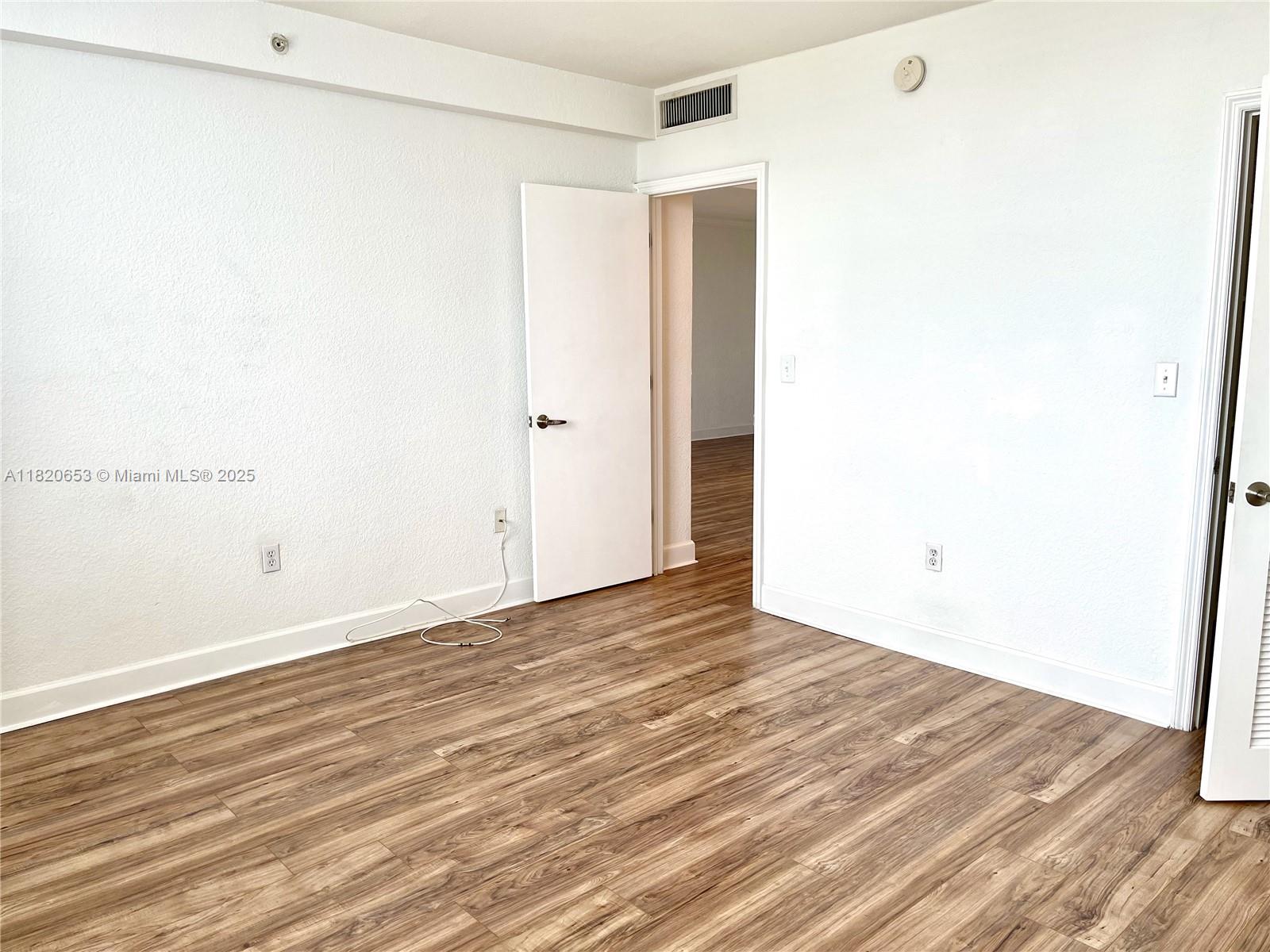 401 BLU OF NORTH BEACH CO - Residential