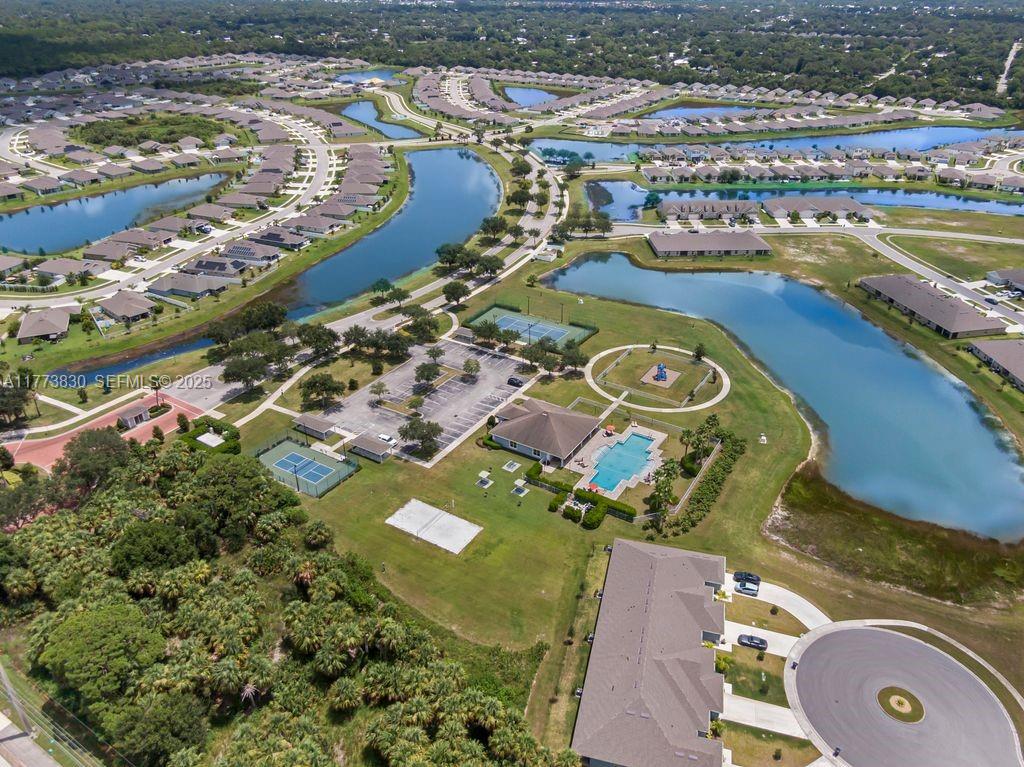 WATERSTONE PHASE THREE - Residential