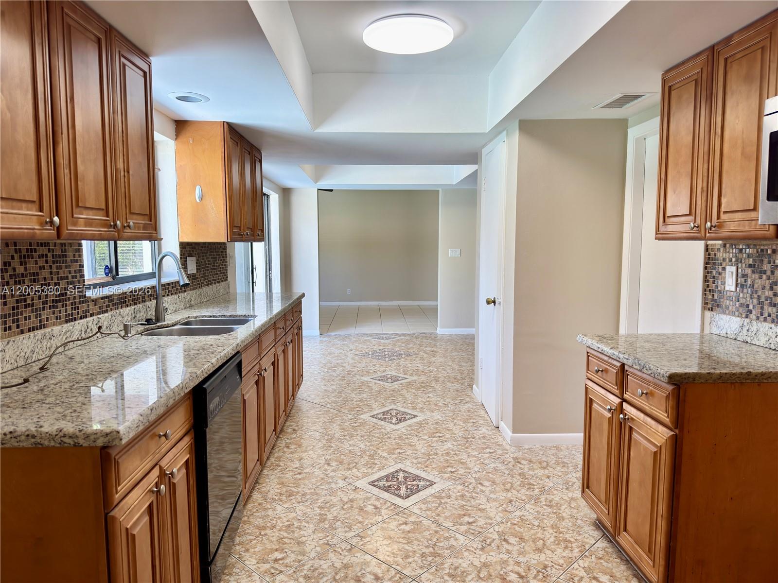 NEW ORLEANS LAKESITES - Residential Lease